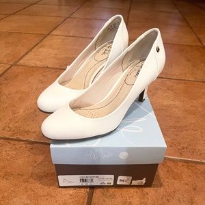 LifeStride Women’s Parigi Pumps White